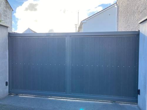 Gate 041 - Dark grey composite solid double gate