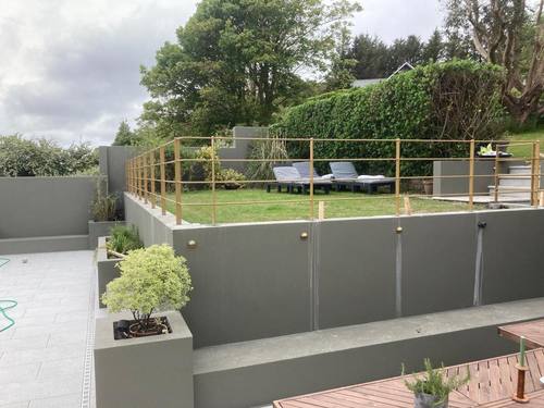 Gate 053 - Gold horizontal-rail garden railing