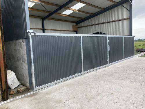 Gate 054 - Galvanised corrugated sliding gate