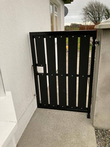 Gate 055 - Small black slatted side gate