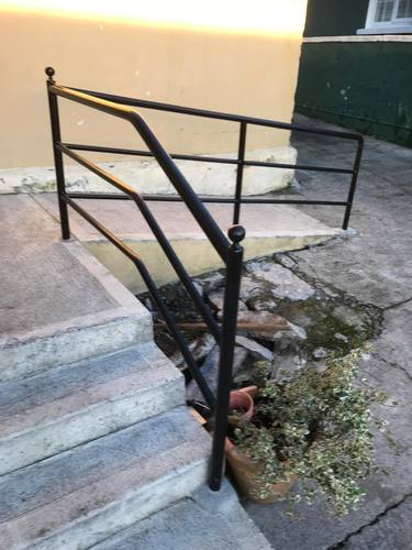 Gate 057 - Black stair handrail