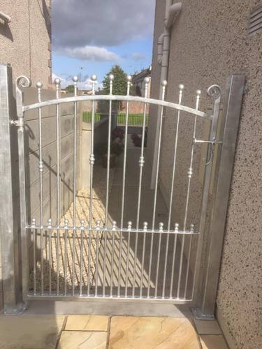 Gate 075 - Small galvanised side gate