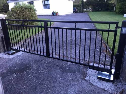 Gate 090 - Flat-bar gate, plain vertical bars